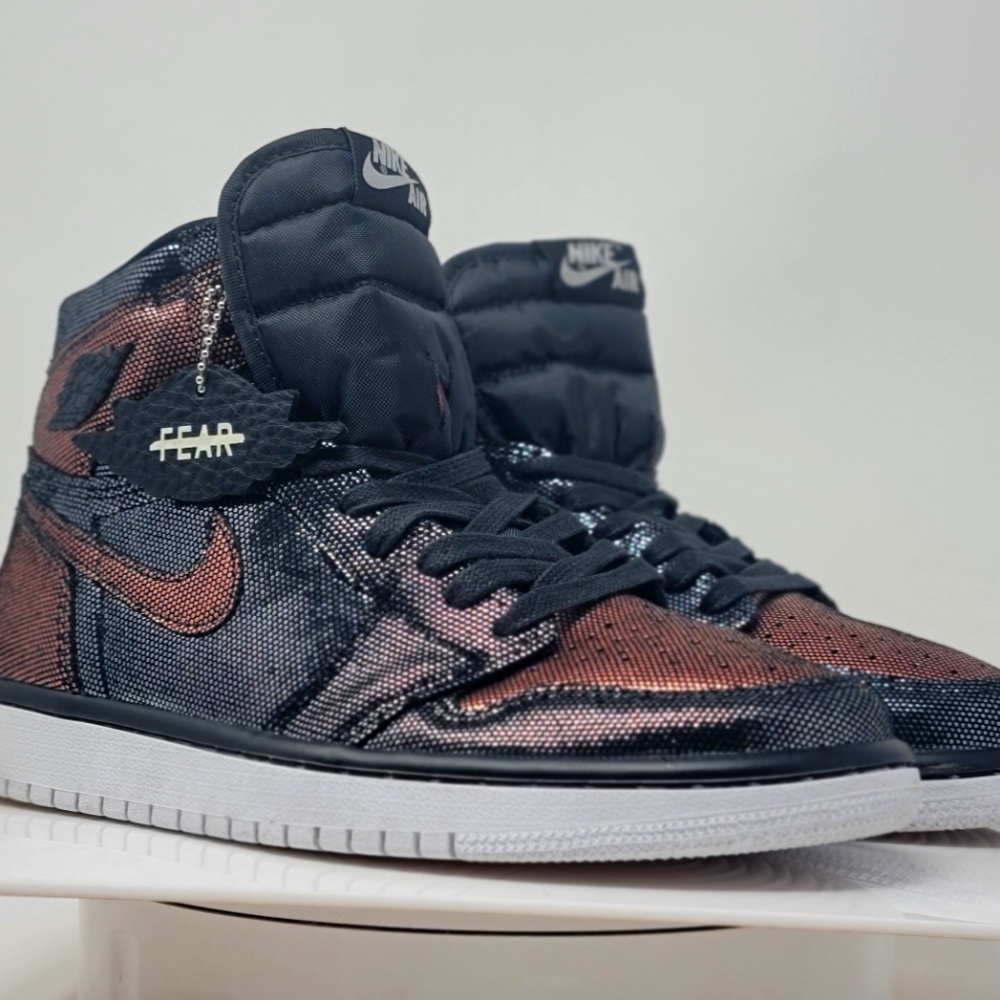 JORDAN 1 Mids Women's Size 8 "No Fear"